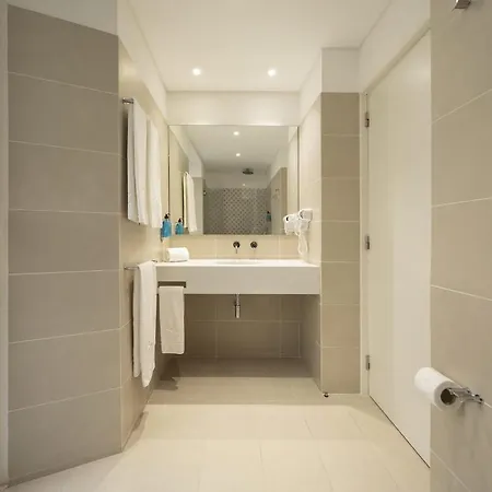 Serviced - Santos * 리스본