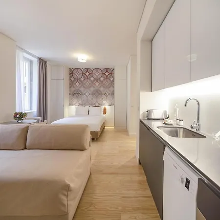 Serviced - Santos 리스본