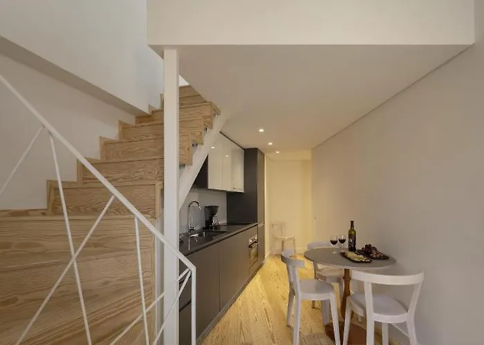 Serviced - Santos Lissabon