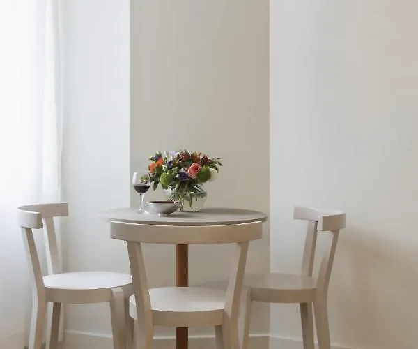 Serviced - Santos Lisboa